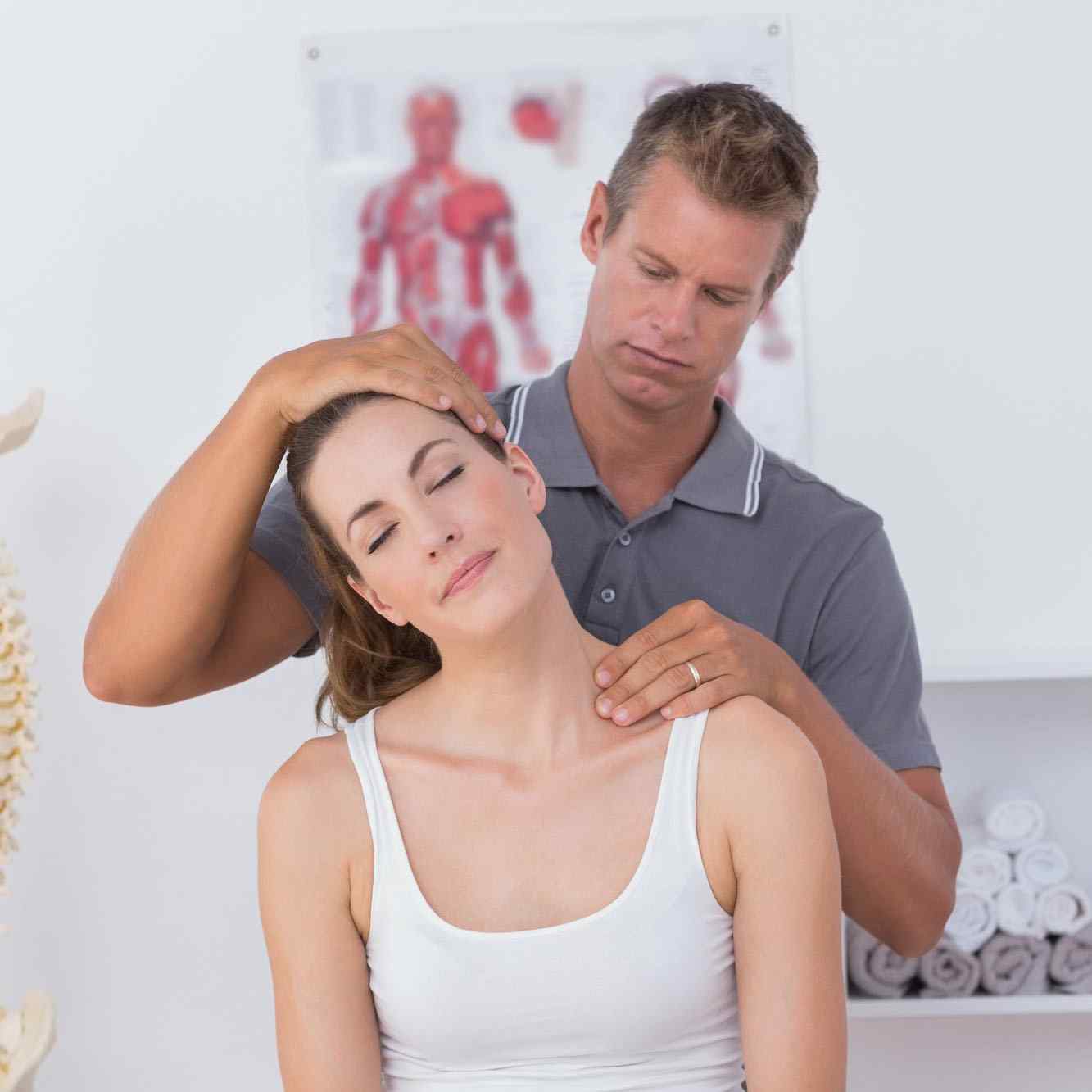 https://oarclinic.com/wp-content/uploads/2015/12/kiroprakticar.jpg
